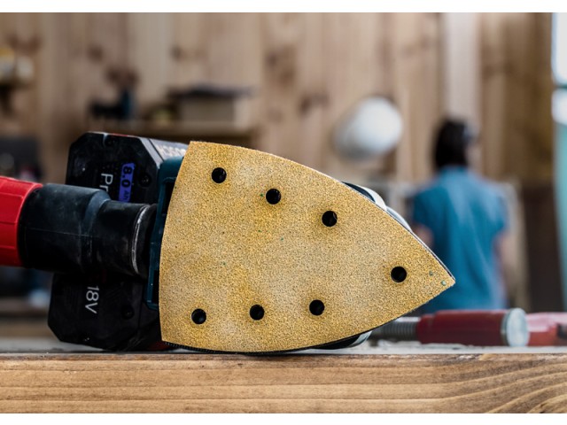 Brusni papir EXPERT C470 z 6 luknjami za vibracijske brusilnike, Dimenzije: 115x107mm, Zrnatost: 120, 2608900893